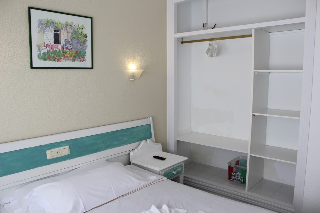HOSTAL LA TORRE